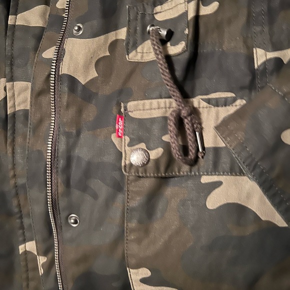 Camo Levi Jacket - Picture 7 of 9